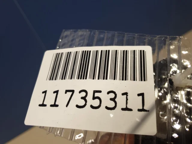 Кронштейн радиатора верхний для Skoda Rapid I rest NH3 2017-2020 на фотографиях