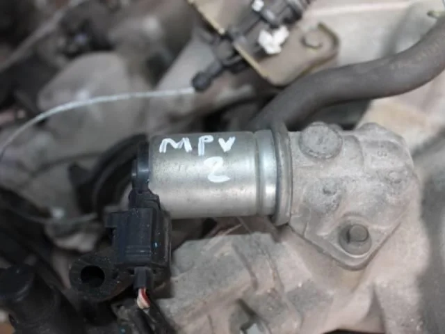Клапан холостого хода для Mazda MPV LW 1999-2006 на фотографиях