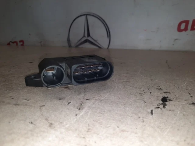 Реле свечей накала для Mercedes-Benz GL class X164 2006-2012 на фотографиях