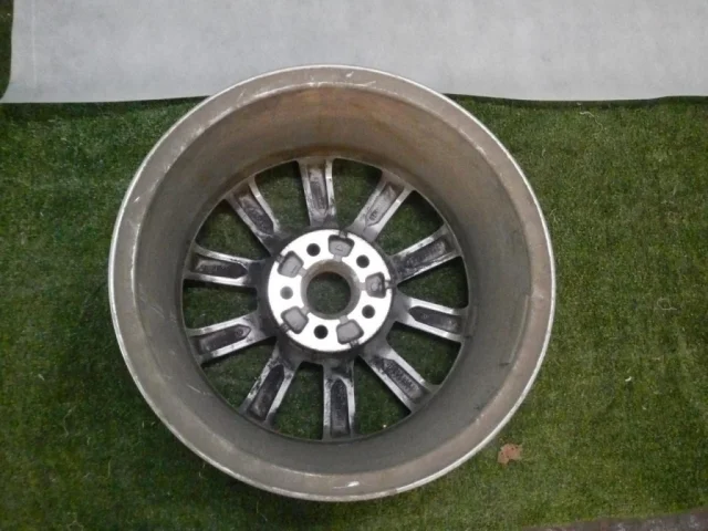 Диск колесный литой для Skoda Rapid I NH3 2012-2017 на фотографиях