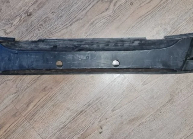 Усилитель переднего бампера для Volvo C30 MK 2006-2013 на фотографиях