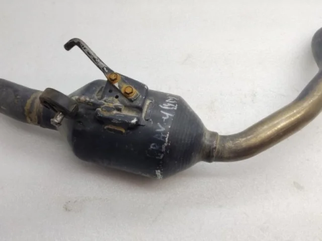 Выхлопная система в сборе для Toyota RAV4 XA40 rest 2015-2019 на фотографиях