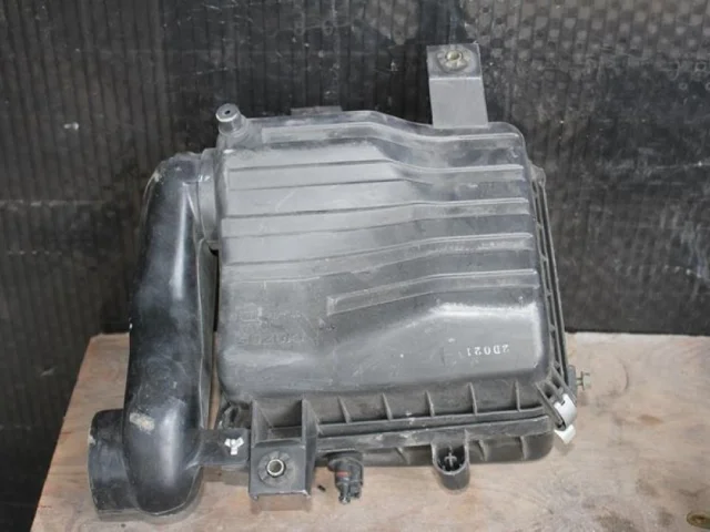 Корпус воздушного фильтра для Suzuki Grand Vitara 2005-2014 на фотографиях