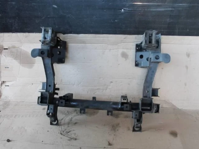 Подрамник двигателя для Mitsubishi Pajero V90 5dr 2006-2011 на фотографиях