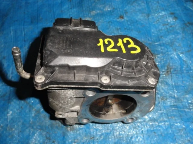 Дроссельная заслонка для Toyota RAV4 XA30 2005-2012 на фотографиях