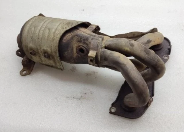 Выпускной коллектор для Toyota RAV4 XA30 2005-2012 на фотографиях