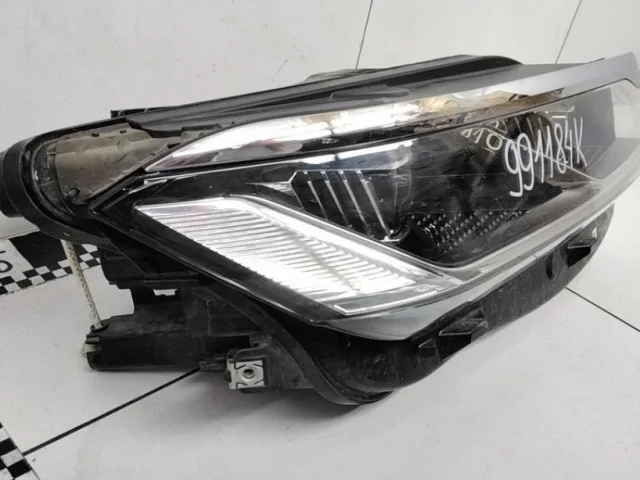 Фара ксенон левая для Volkswagen Touareg III (CR) 2018+ на фотографиях