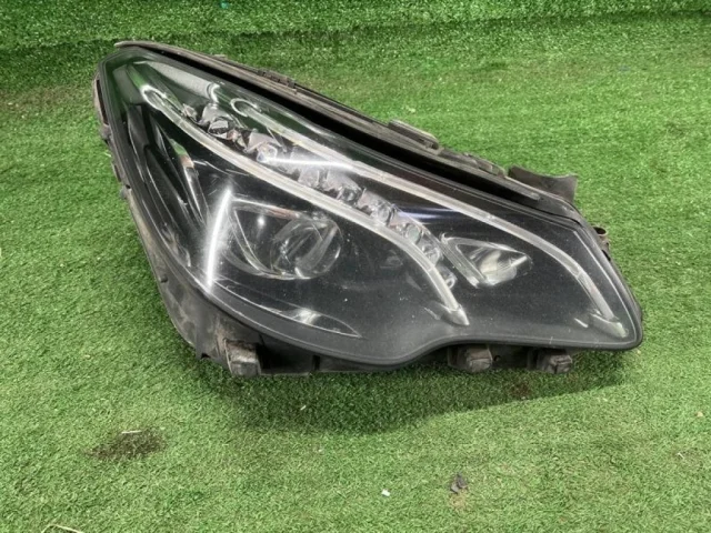 Фара правая для Mercedes-Benz E class C207 2009-2017 на фотографиях