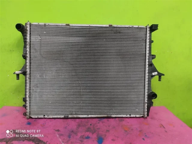 Радиатор охлаждения ДВС для Volkswagen Touareg I (7L) 2002-2010 на фотографиях