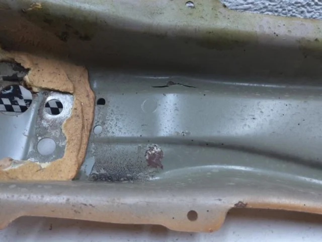 Усилитель переднего бампера для Renault Logan 2005-2015 (LS) на фотографиях