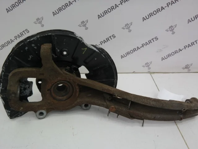 Кулак поворотный левый для Audi Q7 4L 2005-2015 на фотографиях