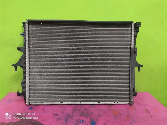 Радиатор охлаждения ДВС для Volkswagen Touareg I (7L) 2002-2010 на фотографиях