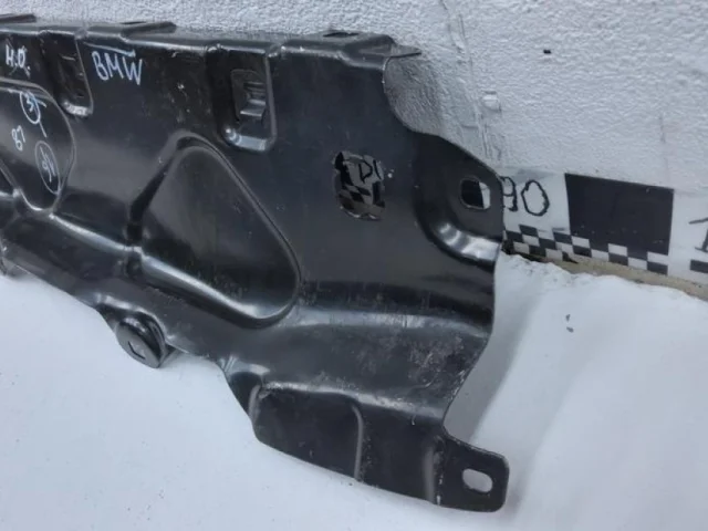 Панель радиатора (телевизор) для BMW X5 G05 2018+ на фотографиях