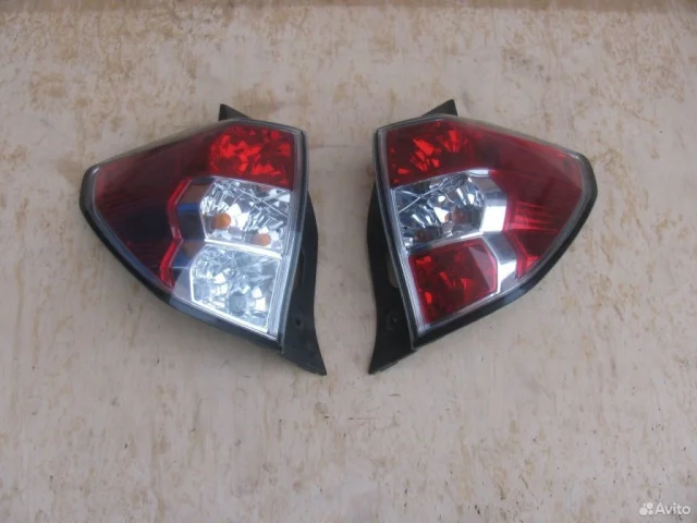 Фонарь правый для Subaru Forester SH 2008-2012 на фотографиях