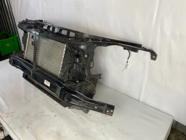 Панель радиатора (телевизор) для Mercedes-Benz GL class X166 2012-2016 на фотографиях