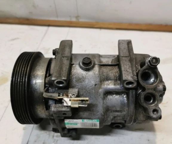 Компрессор кондиционера для Renault Logan 2007-2012 (Универсал KS) на фотографиях