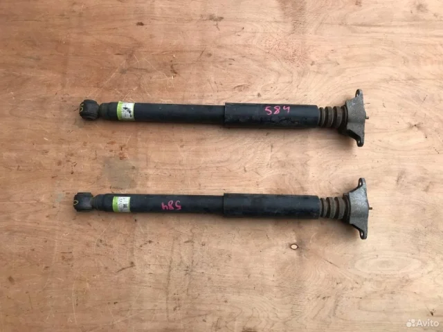 Амортизатор задний левый для Mazda CX 5 KE 2011-2017 на фотографиях