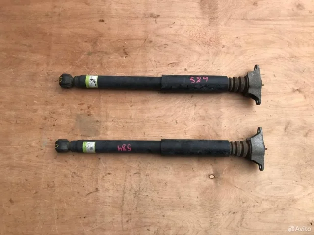 Амортизатор задний левый для Mazda CX 5 KE 2011-2017 на фотографиях