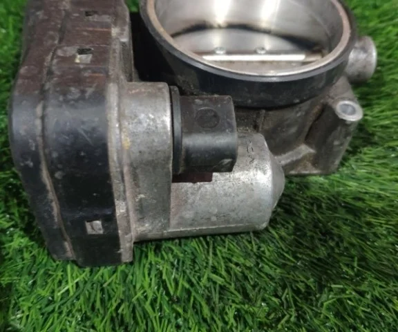 Дроссельная заслонка для BMW X5 Е53 1999-2006 на фотографиях