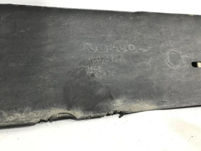 Защита топливопровода для Volvo XC90 I C 2002-2014 на фотографиях