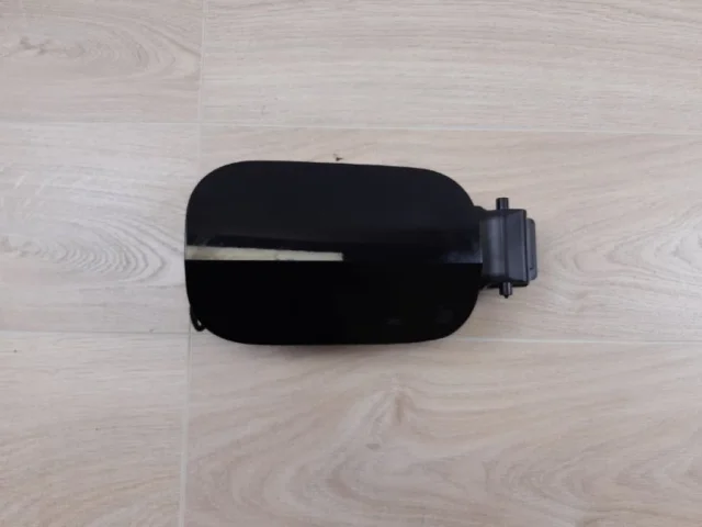 Лючок топливного бака для Audi Q7 4M 2015+ на фотографиях