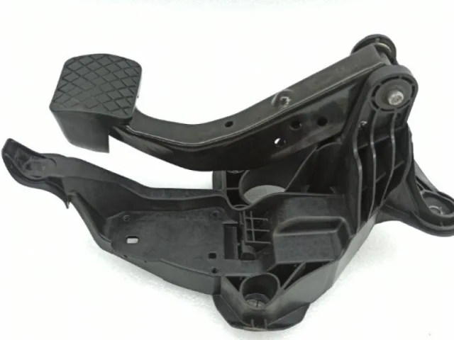 Педальный узел для Skoda Rapid II 2020+ на фотографиях