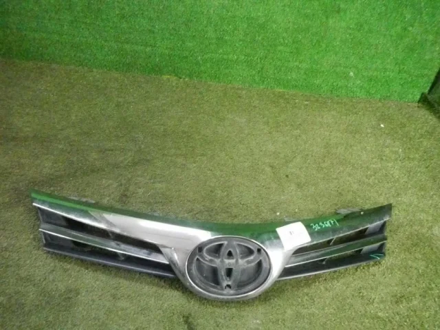 Решетка радиатора для Toyota Corolla E180 rest (RU) 2016-2019 на фотографиях