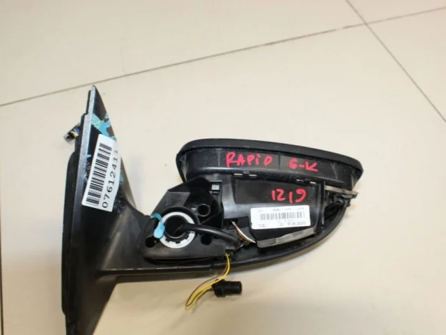 Зеркала для Skoda Rapid II 2020+ на фотографиях