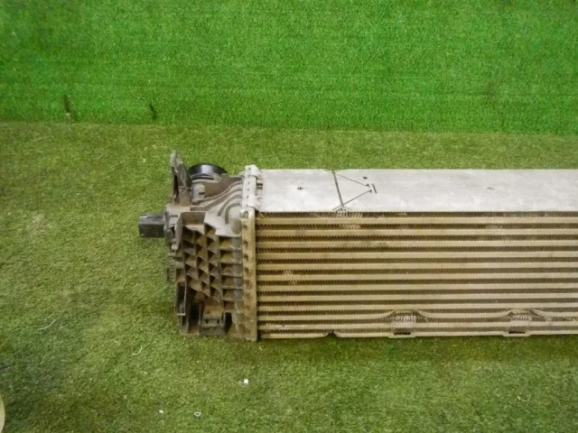 Интеркулер для BMW X5 G05 2018+ на фотографиях