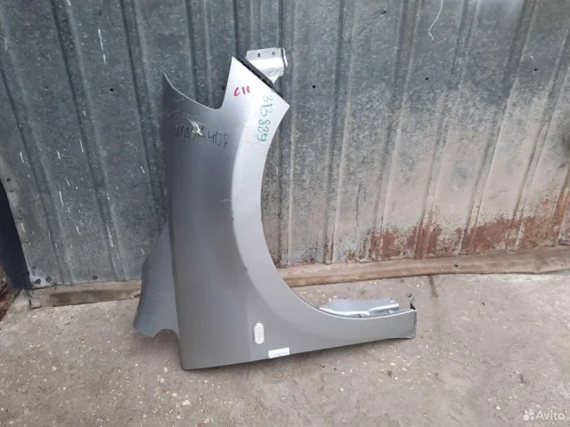 Крылья для Nissan Tiida SC11 Седан 2007-2014 на фотографиях