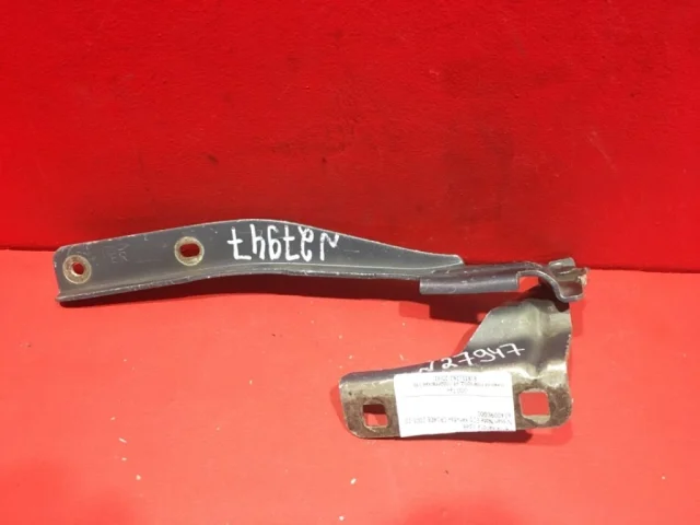 Петля капота правая для Nissan Note E11 2005-2012 на фотографиях