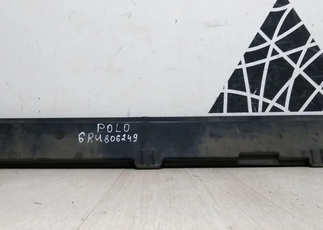 Панель радиатора (телевизор) для Skoda Rapid I NH3 2012-2017 на фотографиях