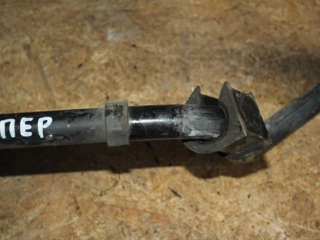 Стабилизатор поперечной устойчивости передний для Suzuki Grand Vitara 1998-2005 на фотографиях