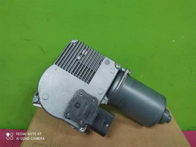 Мотор стеклоочистителя для Audi Q7 4L 2005-2015 на фотографиях