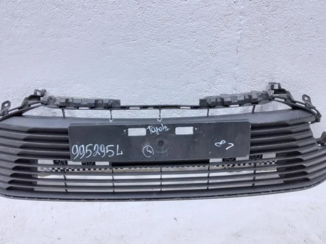 Решетка радиатора для Toyota Corolla E210 Седан (RU) 2019+ на фотографиях