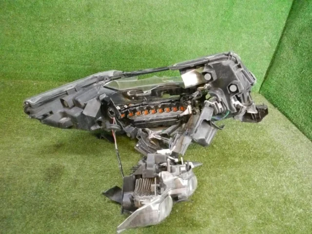 Фара левая для Toyota Alphard H30 2015+ на фотографиях