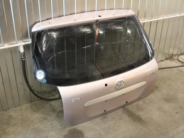 Крышка багажника для Toyota Corolla E120/E130 Хэтчбек 2001-2007 на фотографиях