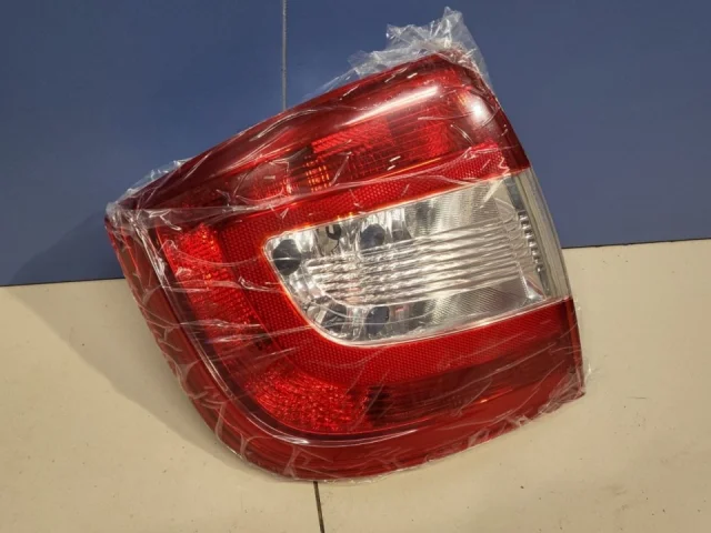 Фонарь левый для Skoda Rapid I rest NH3 2017-2020 на фотографиях