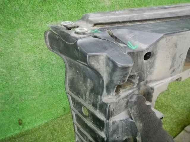 Панель радиатора (телевизор) для Skoda Rapid II 2020+ на фотографиях