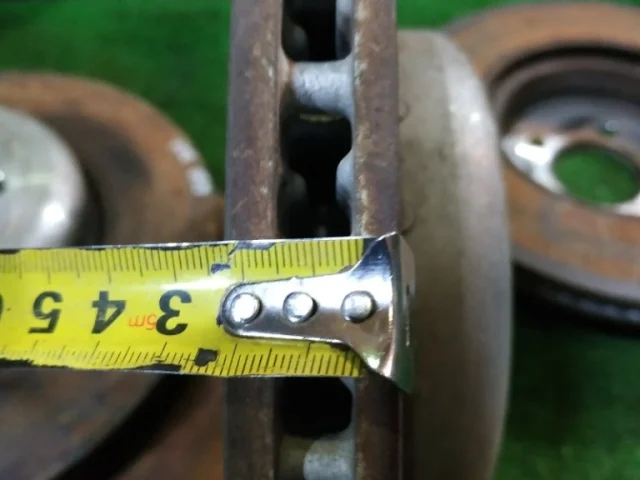 Диски тормозные передние (комплект) для BMW 5er G30 2016-2023 на фотографиях