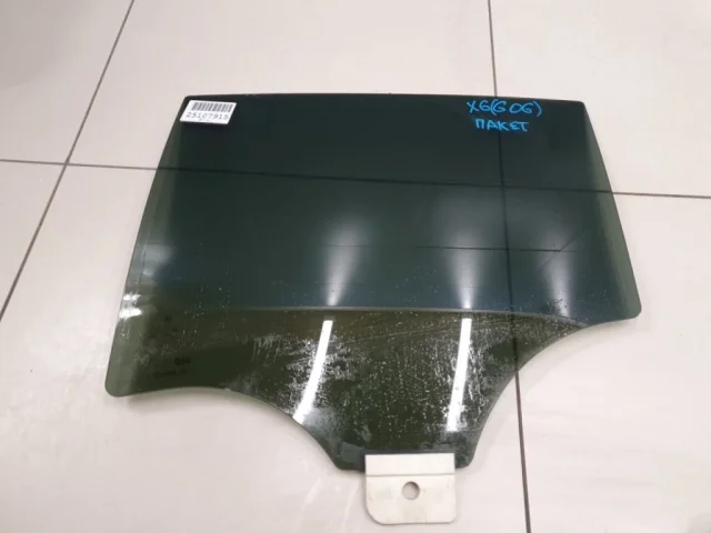 Стекло двери переднее левое для BMW X6 G06 2019+ на фотографиях