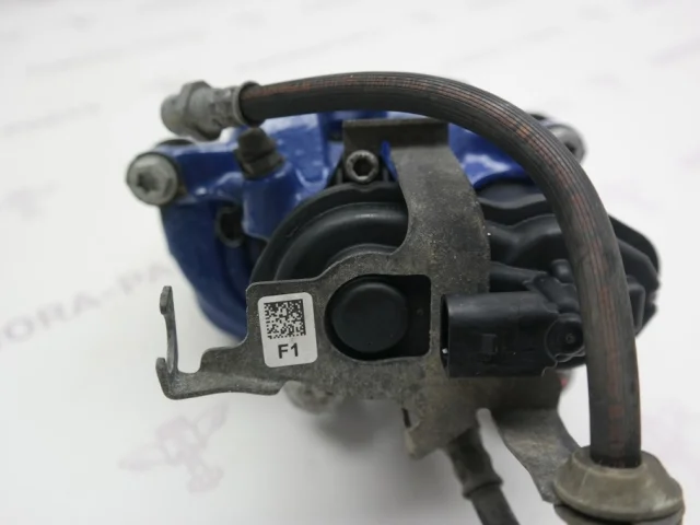 Диски тормозные передние (комплект) для BMW 5er G30 2016-2023 на фотографиях