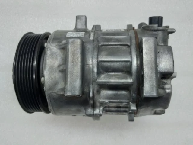 Компрессор кондиционера для Toyota RAV4 XA50 2019+ на фотографиях