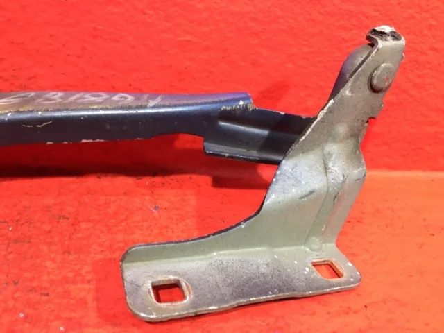 Петля капота левая для Nissan Note E11 2005-2012 на фотографиях