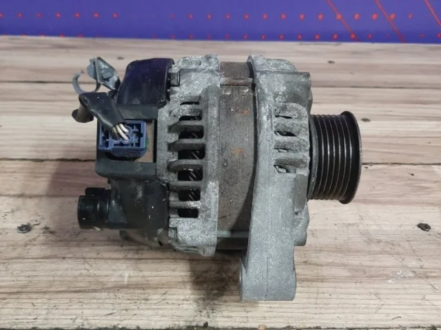 Генератор для Honda CR-V RD 2001-2006 на фотографиях