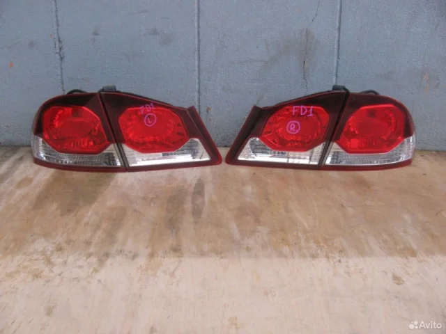 Фонарь левый для Honda Civic FA 2005-2010 седан на фотографиях