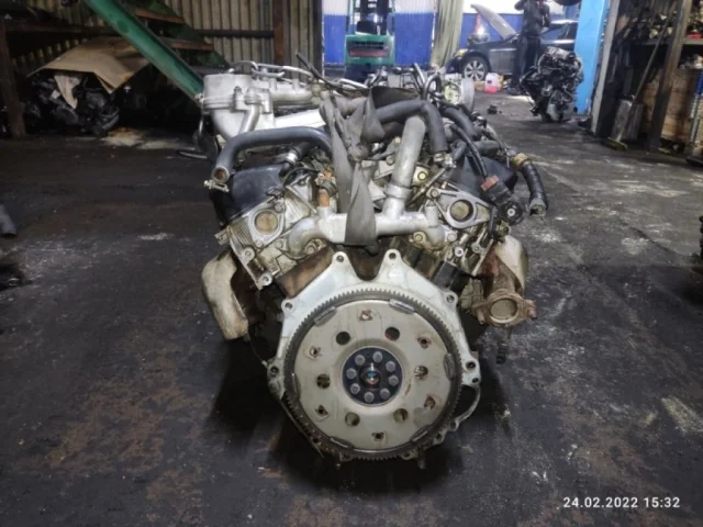 Двигатель без навесного для Mitsubishi Pajero V60 3dr 1999-2006 на фотографиях