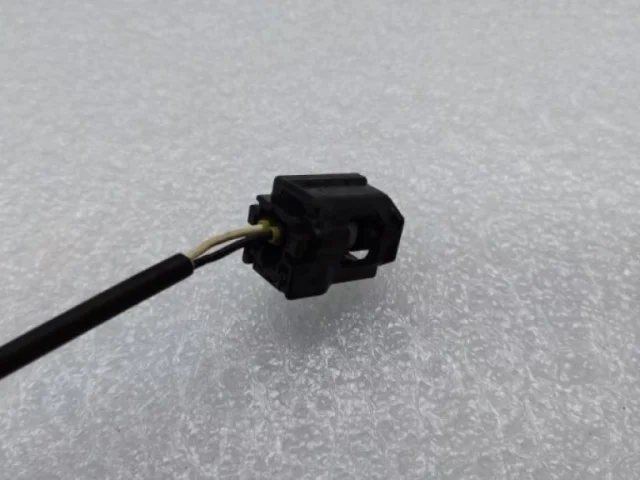 Датчик ABS передний правый для Toyota RAV4 XA30 2005-2012 на фотографиях