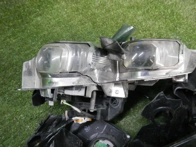 Фара левая для Toyota Alphard H30 2015+ на фотографиях