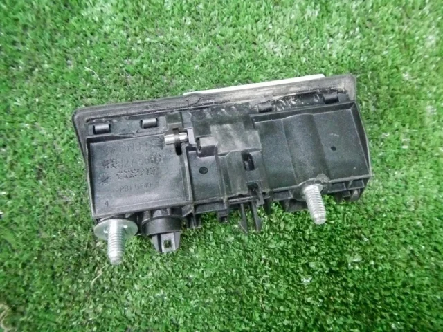 Задний стеклоочиститель для Audi Q7 4L 2005-2015 на фотографиях